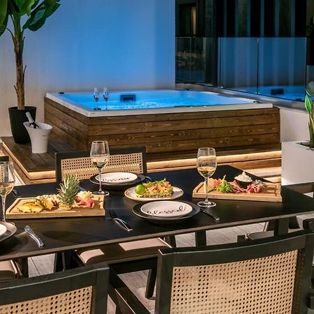 הרסוניסוס Maison Aqua Suite With Private Mini Pool Jacuzzi מראה חיצוני תמונה