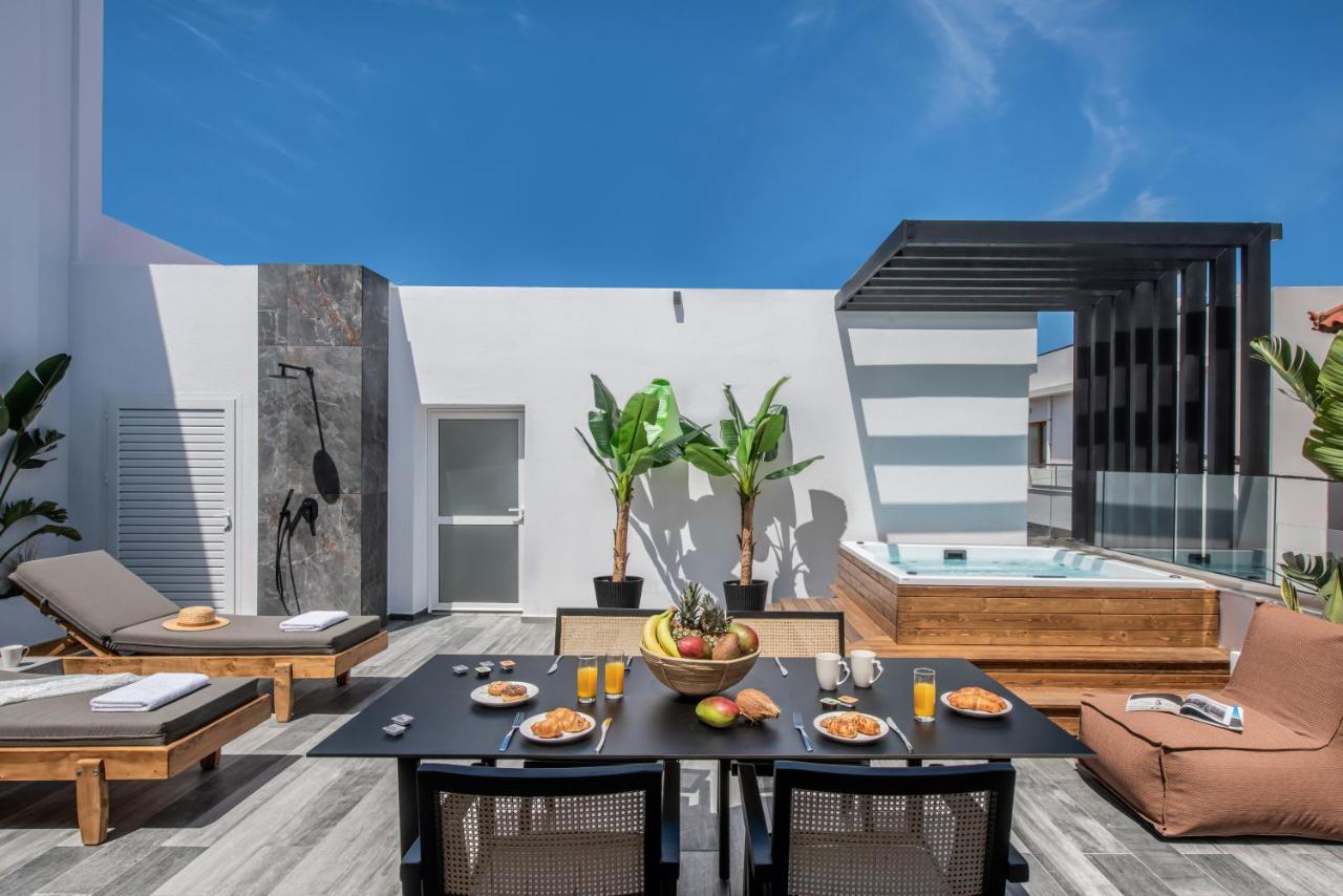 הרסוניסוס Maison Aqua Suite With Private Mini Pool Jacuzzi מראה חיצוני תמונה