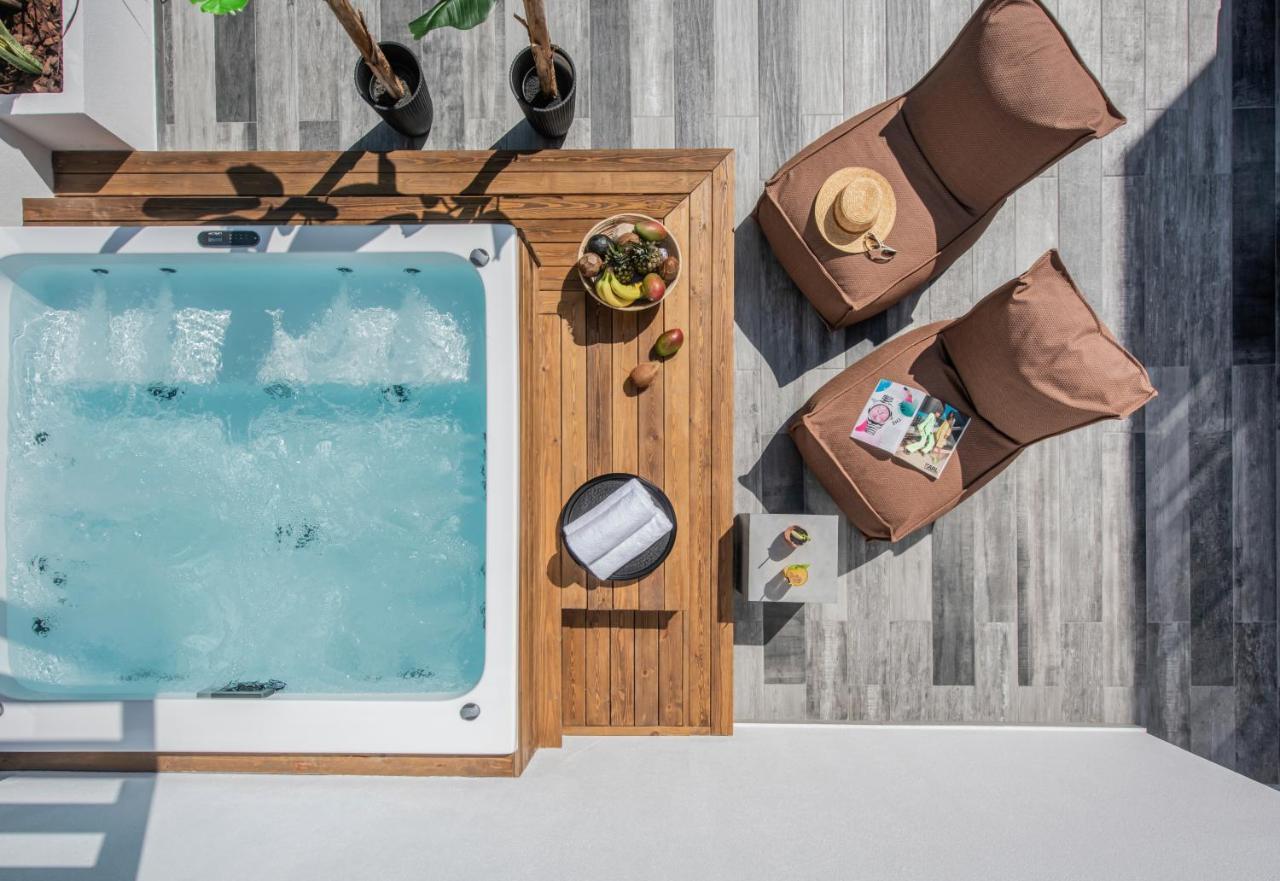 הרסוניסוס Maison Aqua Suite With Private Mini Pool Jacuzzi מראה חיצוני תמונה